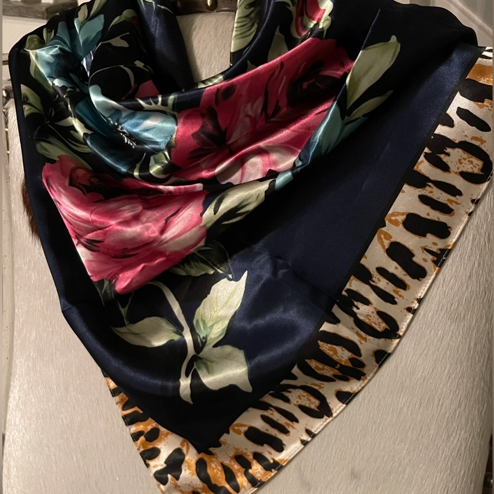 ❤️❤️Rowdy Crowd Western Wild Rag Scarf Leopard Cheetah Trim Cowgirl❤️❤️